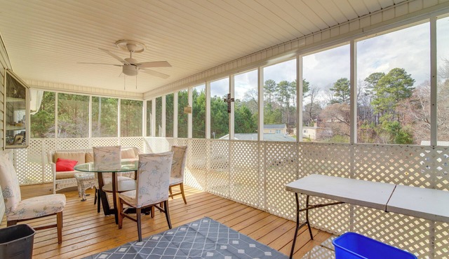 Suwanee Apt w/Pet-Friendly Yard, Walk to Park!