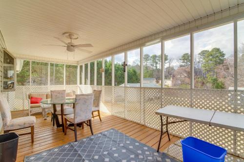 Suwanee Apt with Pet-Friendly Yard, Walk to Park!