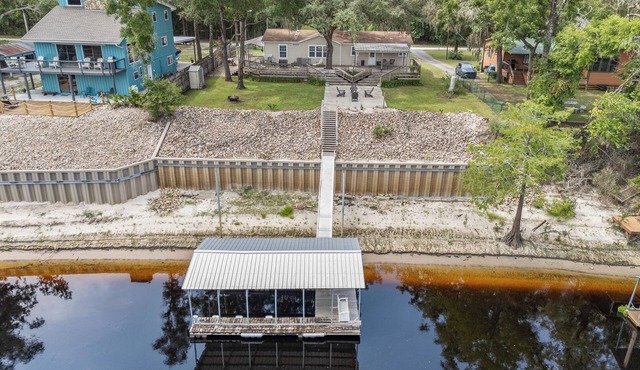 Suwannee River Vaca! - Boating, Fishing, Canoeing, Paddle Boarding and much more