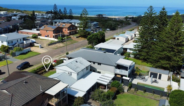 Suzie Q - Large Family Beach House - 150m to beach