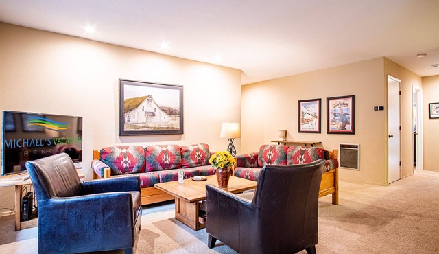 SV145 - Walk to Lifts & Town - Hot Tub & Pool