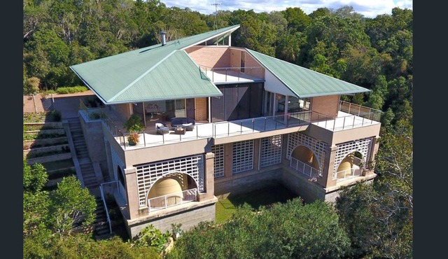 SvenKi Beach - Waterfront luxury on 300 private acres