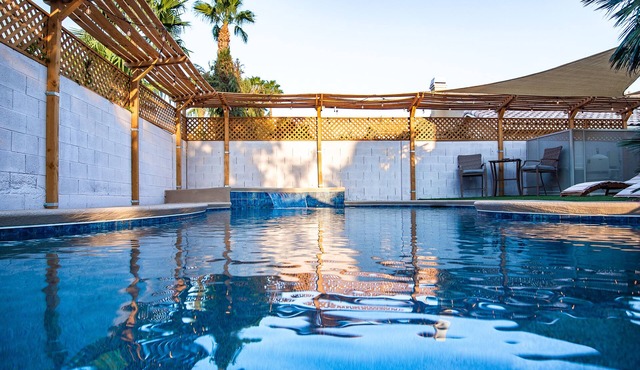 SVS: 5 Bedroom Henderson Home with Pool & Mini Golf