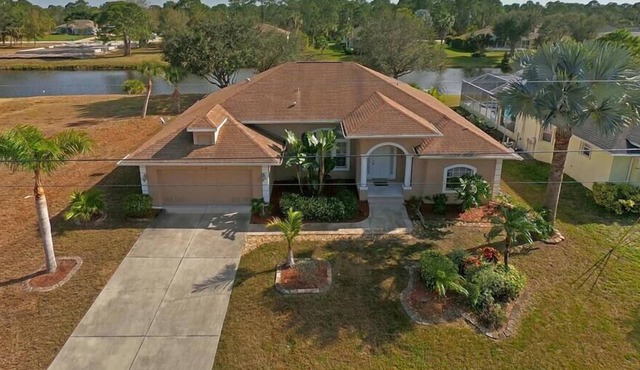 SW Florida River Retreat with optional electric heated pool and spa #1069