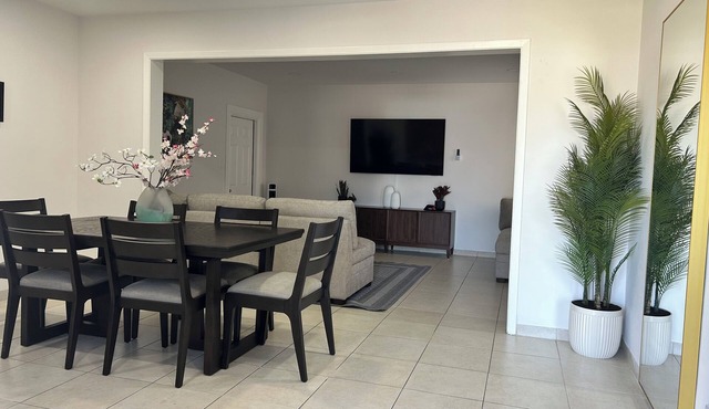 SW Hideaway 74: FIFA Ready 3BR Miami Home Near It All