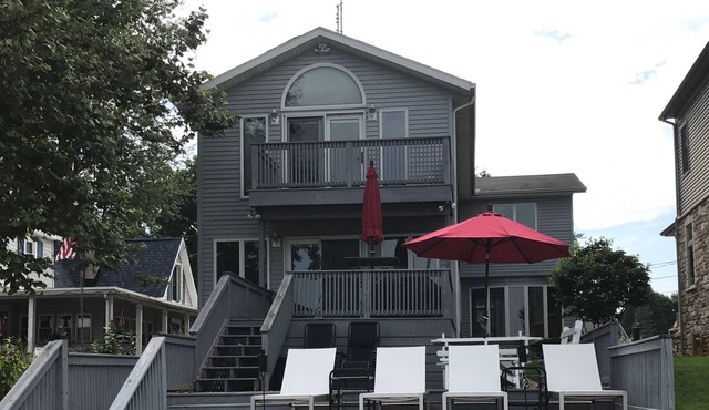 SW Michigan lake home that is perfect for water sports, ND games and wineries.