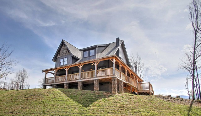 SWAGMAN- Sleeps 11 - Loft W/Large Bunks,- Seas. Resort Pool- Pvt. Gated Village.