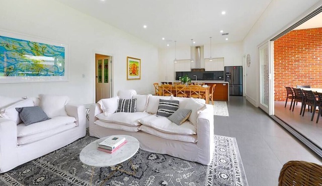 SWAINE HOUSE a stunning & classic luxurious villa