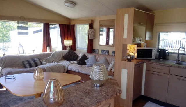 SWALEDALE 5, pet friendly, with pool in Long Preston