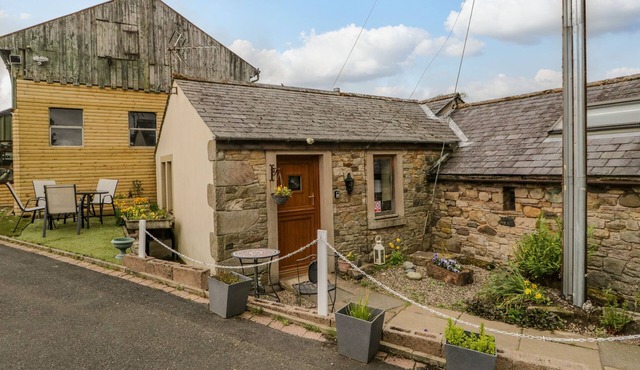SWALEDALE WATCH GARDEN ANNEXE, pet friendly in Caldbeck