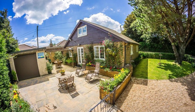 Swallows Nest - Covehurst Bay Cottage