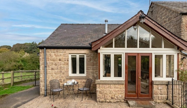 Swallows Nest - One Bedroom House, Sleeps 2