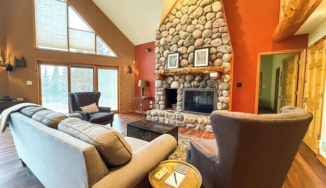 Swan Cove on Chaney Lake *In-Floor Heating*