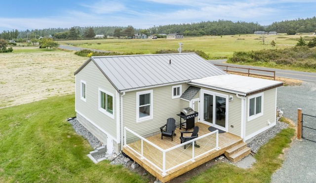 Swan Lake Cottage: 2 BR, 1 BA Cottage in Oak Harbor, Sleeps 5