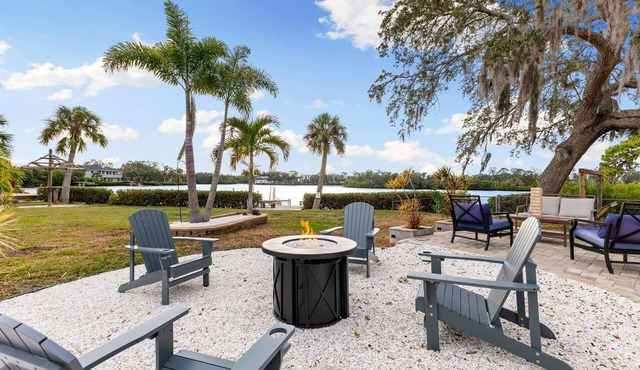 Swan Lake Inn - Waterfront Oasis Firepit BBQ