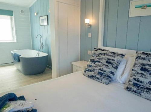 Swanage Signature 1 Bedroom Lodge with Hot Tub