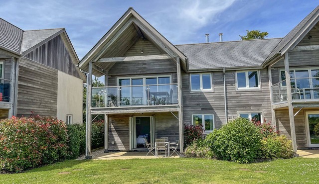 SWANDOWN, 16 NETHERHAYE, with pool in Cricket St. Thomas