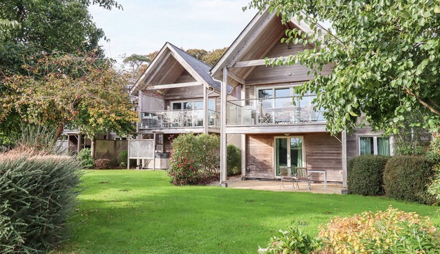 SWANDOWN, 19 POLDON, family friendly, with pool in Cricket St. Thomas