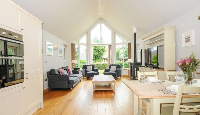 Swandown, 3 Blackdown