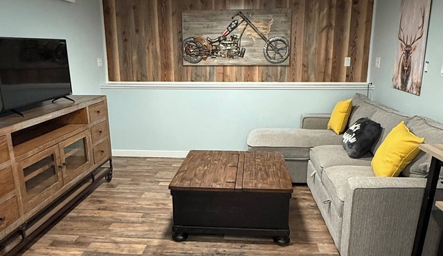 Swanky Barndo 2-bedrooms upstairs in Peyton Pines community.