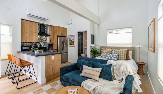 Swanky Studio in Vibrant Hillcrest