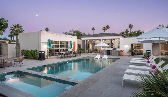 Swanky & Stylish Old Town Luxe Retreat