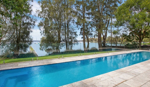 Swanky Suite Studio - Studio w/Share Pool & Jetty!