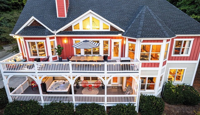 Swannanoa Retreat | Sauna + Movie Room + Arcade