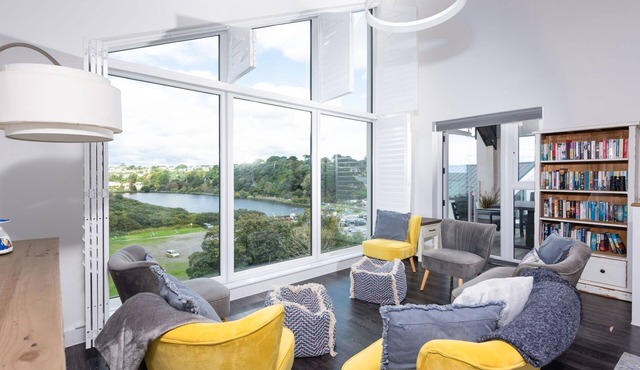 Swanpool View - Sea View - Free Parking - 500m from beach