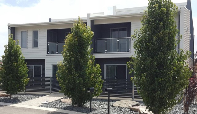 Swanport Central holiday rentals