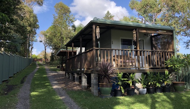 Swansea Heads Cabin. Walk to beach in 5 minutes