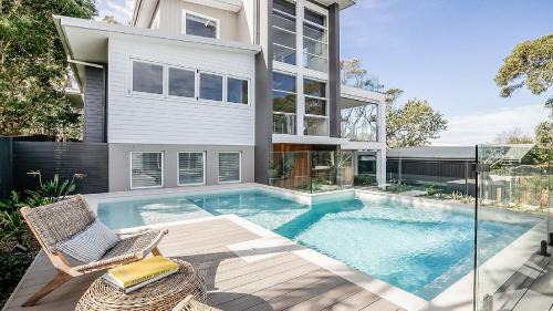 Sweeping Ocean Views From Killcare To Palm Beach