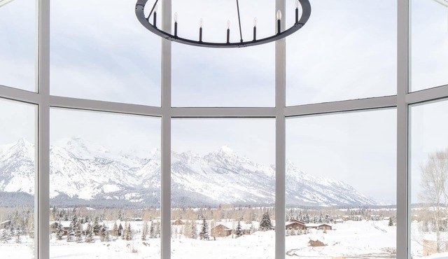 Sweeping Teton views, modern renovation. Minutes from town & National Parks.