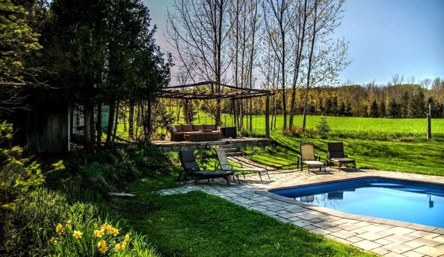 Sweeping Views - Beaver Valley Farmhouse & Pool