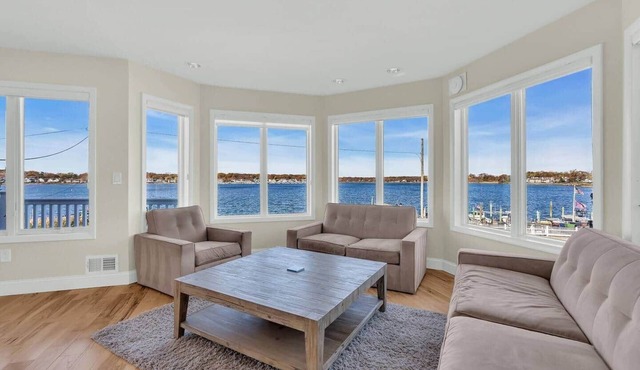 Sweeping Water Views, Private heated pool 2BR, 2.5BA bathrooms