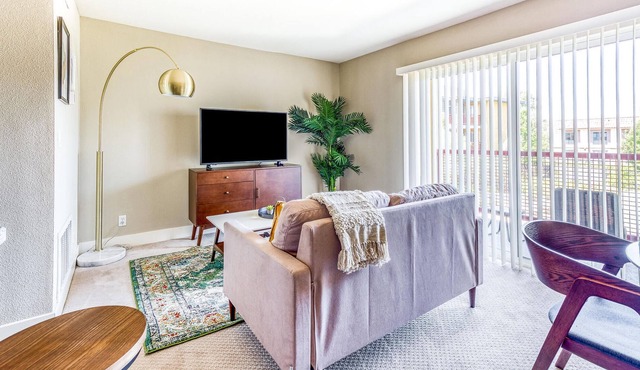 Sweet 1BR in San Mateo, Pool + Parking