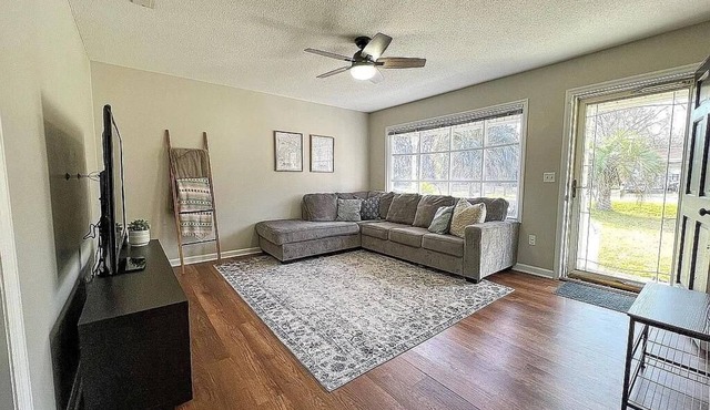Sweet 3BR Spot - Quiet Hanahan Stay