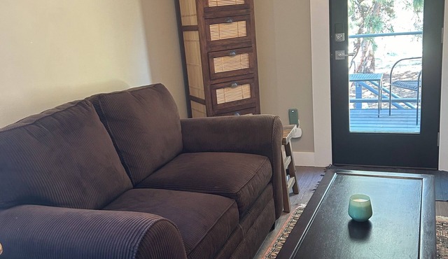 sweet apartment in trees pet friendly