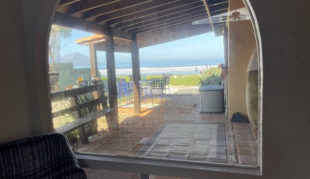 Sweet beachfront bungalow -pet friendly