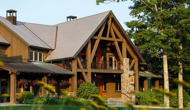 Sweet Birch Suite- Private Club Access