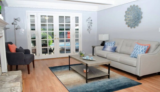 Sweet charming large 3bd home with pool