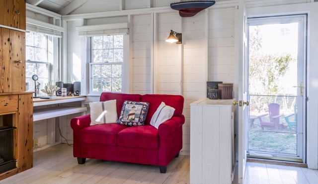 Sweet clapboard cottage that is walk to the beach and downtown!