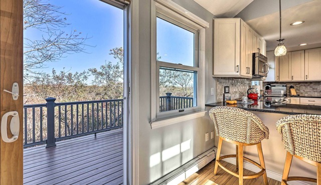 Sweet Escape.only 5 minutes from Provincetown and beaches!