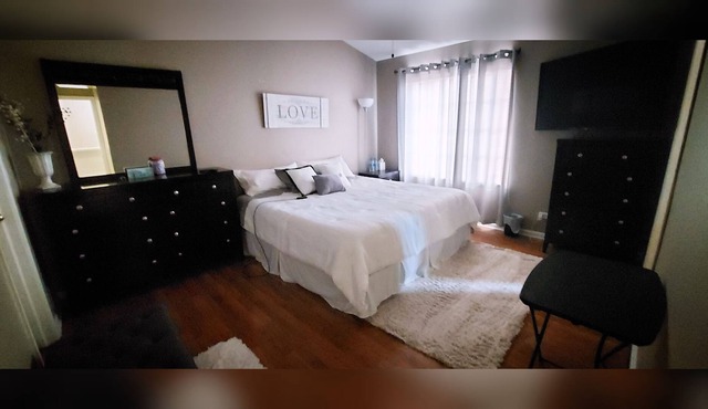 Sweet Family Getaway NW Suburb 35 min to OHare