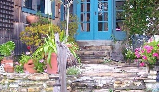 Sweet, Historic Cottage on Carmel Point