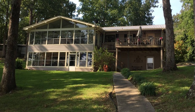 Sweet Home Alabama on Smith Lake