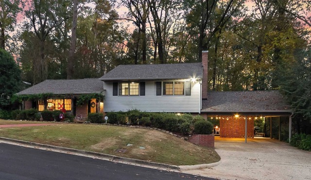 Sweet Home Bama Hideaway–Walk to UA & Bryant-Denny