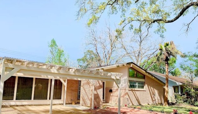 Sweet Home IV - Close to Downtown, Mall, and Bars