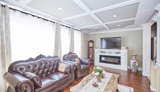 SWEET HOME Modern 4 Bedroom 2 & 7 MINTS WALK TO CASINO & FALLS