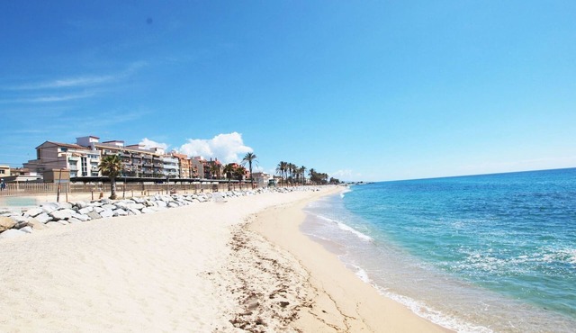 Sweet Home - Near the beach and train station at 30 minuts from Barcelona